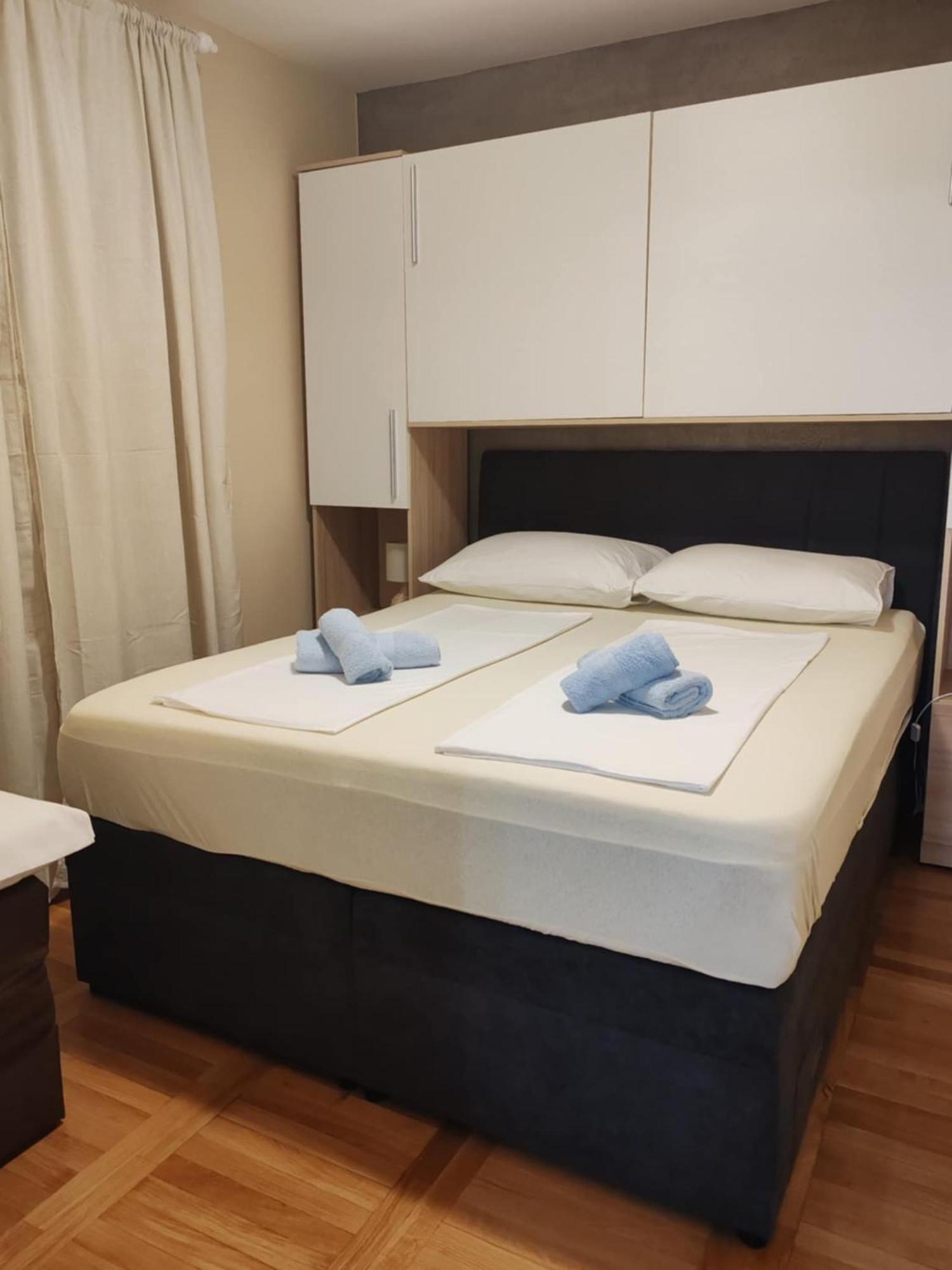 Apartments Bosana XIV Biograd Na Moru Bagian luar foto